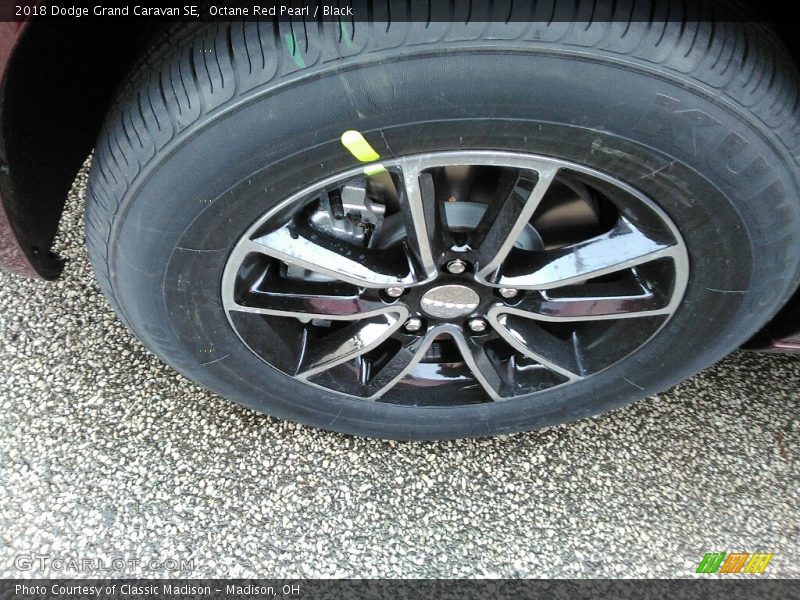 Octane Red Pearl / Black 2018 Dodge Grand Caravan SE