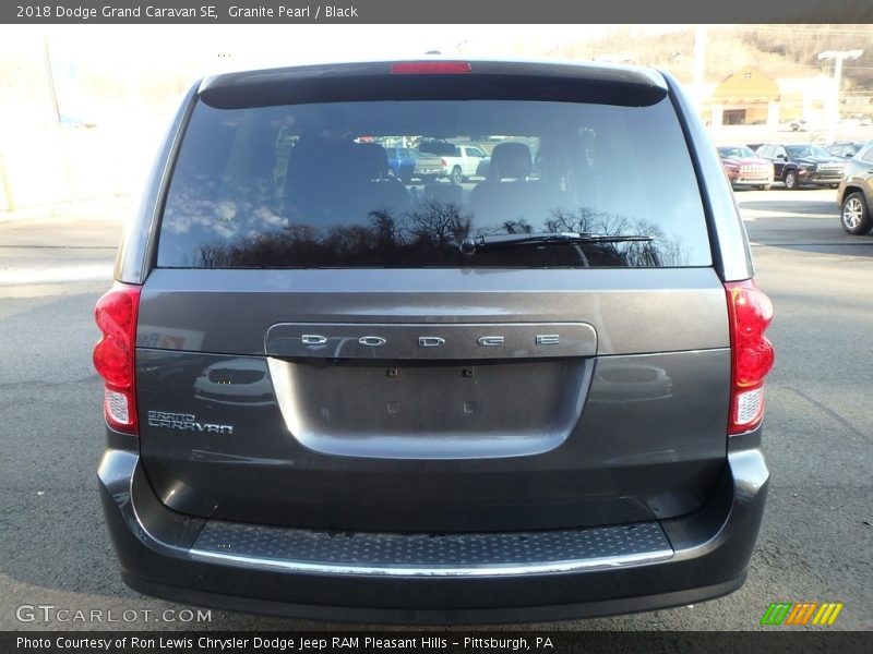 Granite Pearl / Black 2018 Dodge Grand Caravan SE