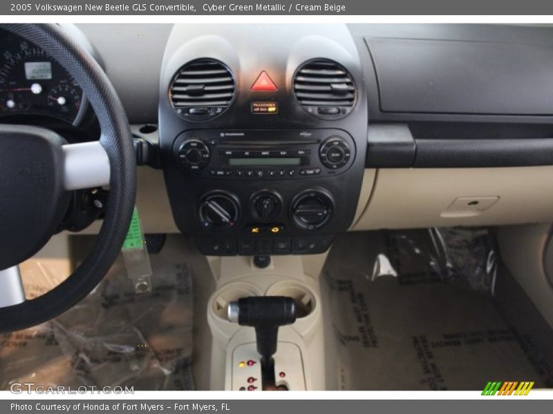 Cyber Green Metallic / Cream Beige 2005 Volkswagen New Beetle GLS Convertible