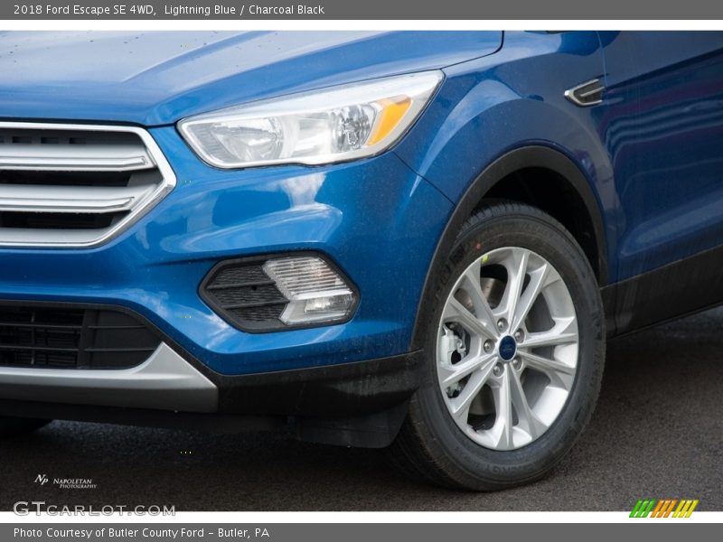 Lightning Blue / Charcoal Black 2018 Ford Escape SE 4WD