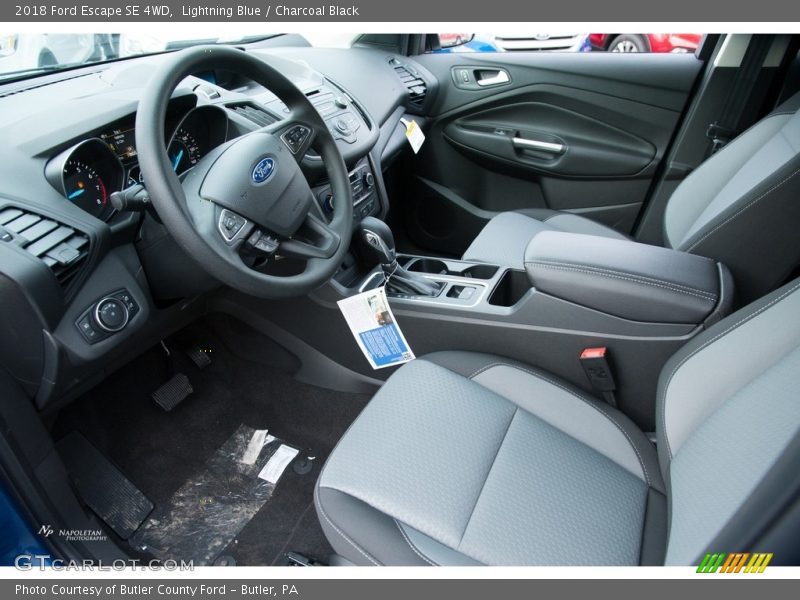 Lightning Blue / Charcoal Black 2018 Ford Escape SE 4WD