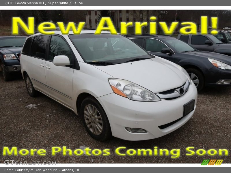 Super White / Taupe 2010 Toyota Sienna XLE
