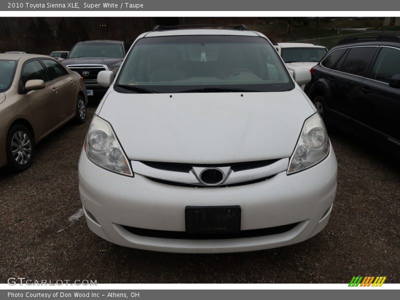 Super White / Taupe 2010 Toyota Sienna XLE