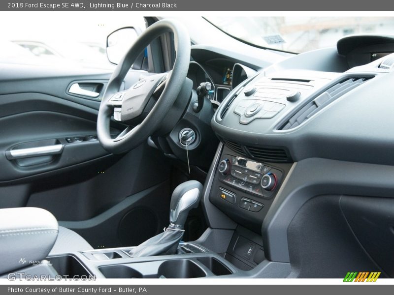 Lightning Blue / Charcoal Black 2018 Ford Escape SE 4WD