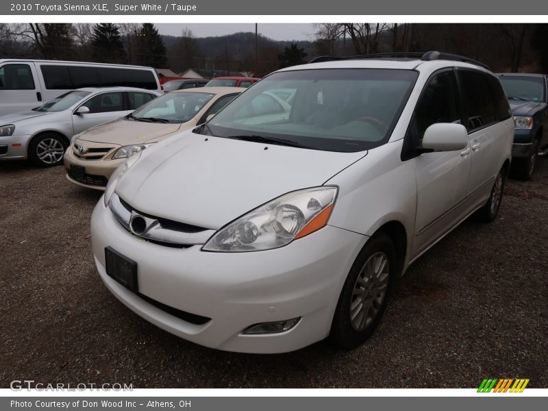 Super White / Taupe 2010 Toyota Sienna XLE