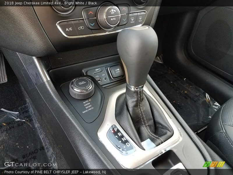 Bright White / Black 2018 Jeep Cherokee Limited 4x4