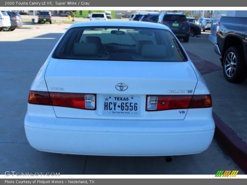 Super White / Gray 2000 Toyota Camry LE V6