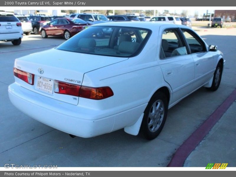 Super White / Gray 2000 Toyota Camry LE V6