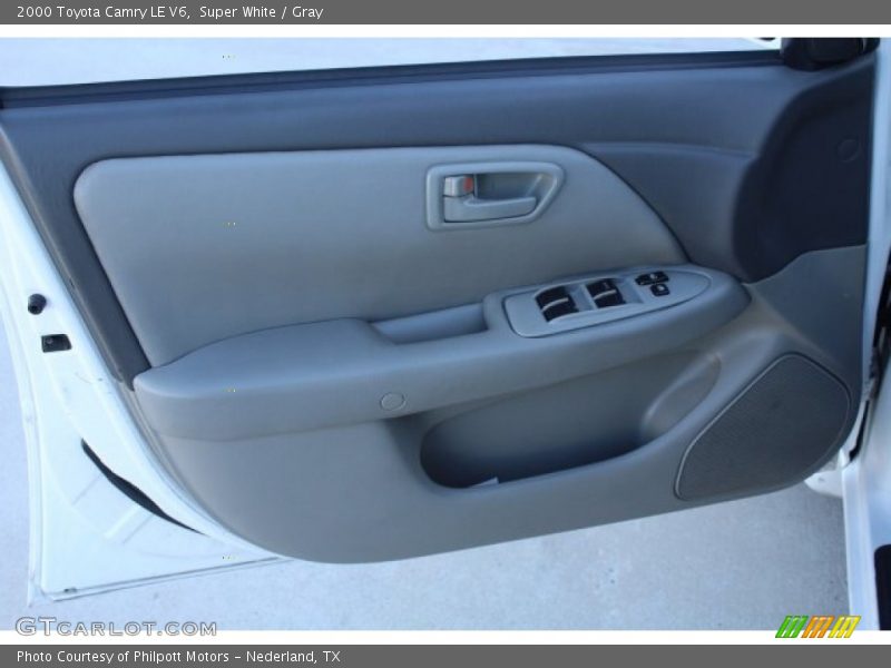 Super White / Gray 2000 Toyota Camry LE V6