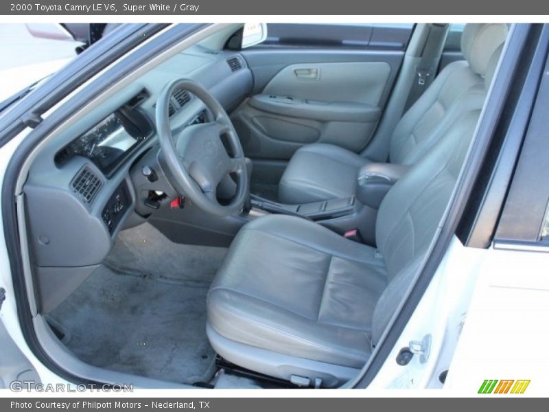 Super White / Gray 2000 Toyota Camry LE V6