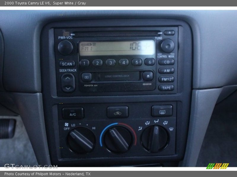 Super White / Gray 2000 Toyota Camry LE V6
