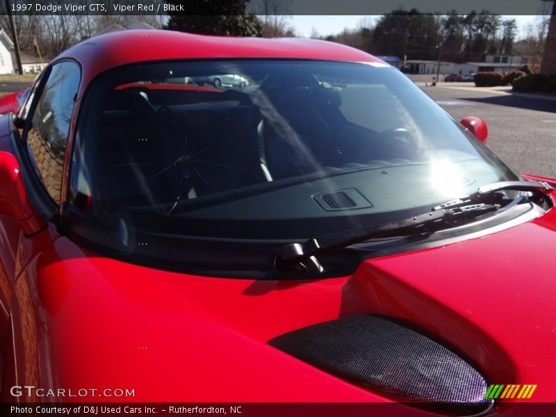 Viper Red / Black 1997 Dodge Viper GTS