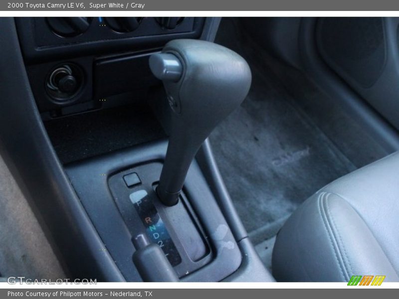 Super White / Gray 2000 Toyota Camry LE V6