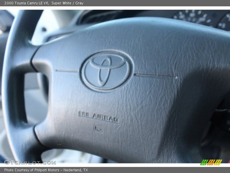 Super White / Gray 2000 Toyota Camry LE V6