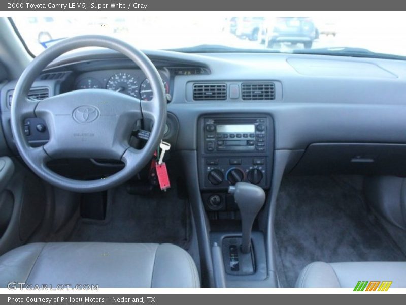 Super White / Gray 2000 Toyota Camry LE V6