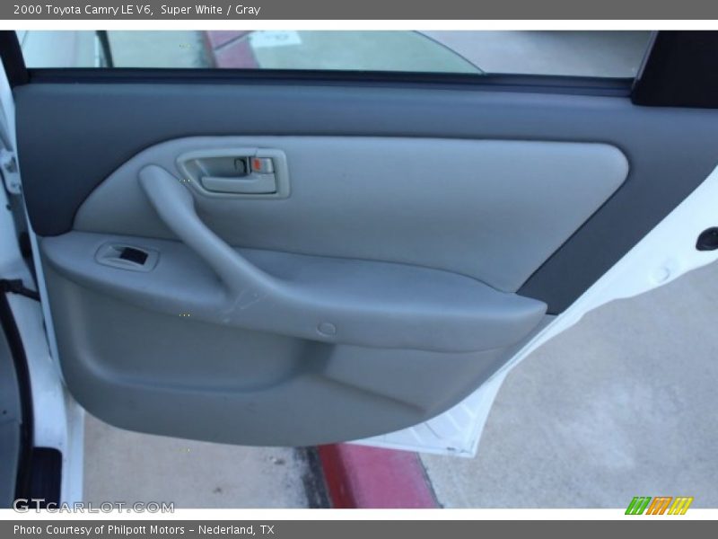 Super White / Gray 2000 Toyota Camry LE V6
