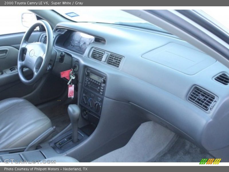 Super White / Gray 2000 Toyota Camry LE V6