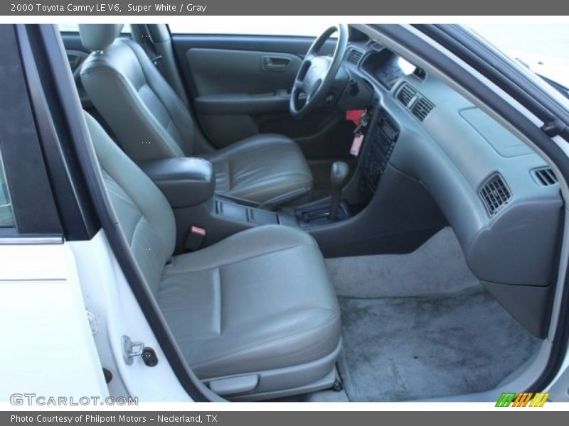 Super White / Gray 2000 Toyota Camry LE V6