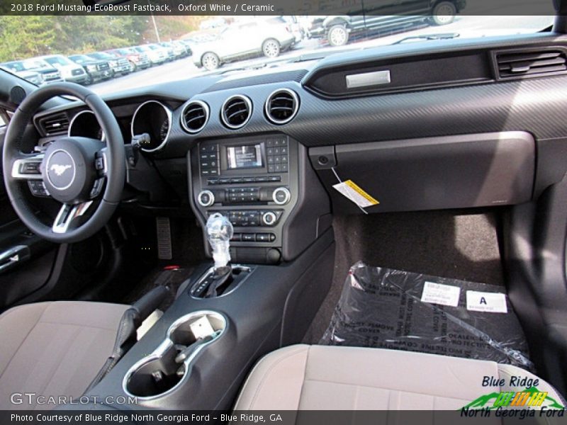 Oxford White / Ceramic 2018 Ford Mustang EcoBoost Fastback