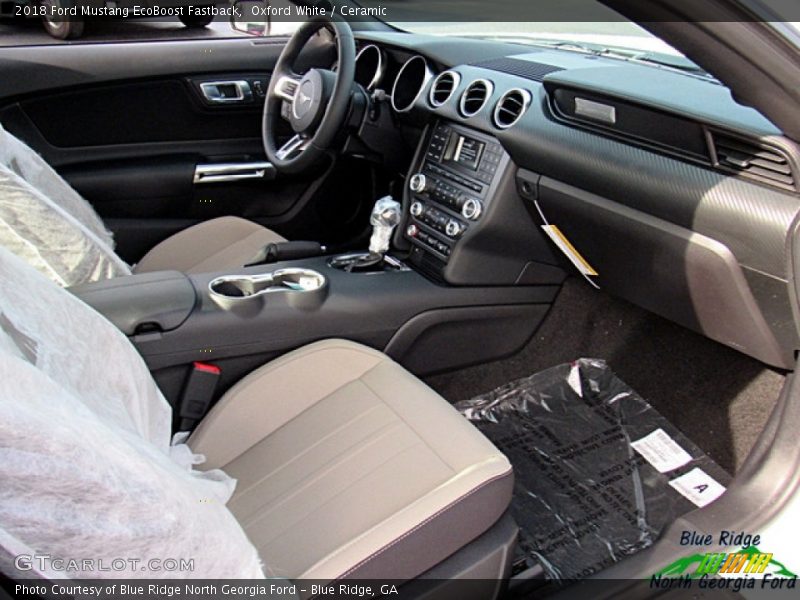 Oxford White / Ceramic 2018 Ford Mustang EcoBoost Fastback