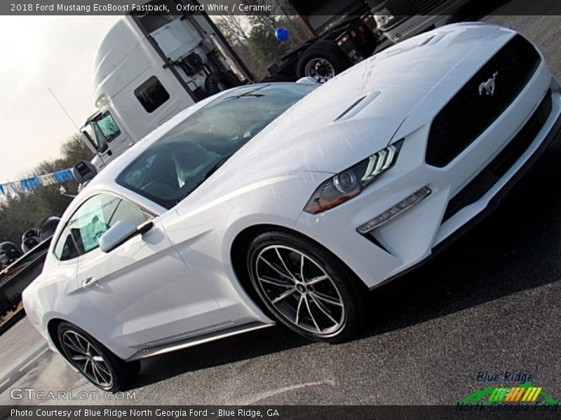 Oxford White / Ceramic 2018 Ford Mustang EcoBoost Fastback