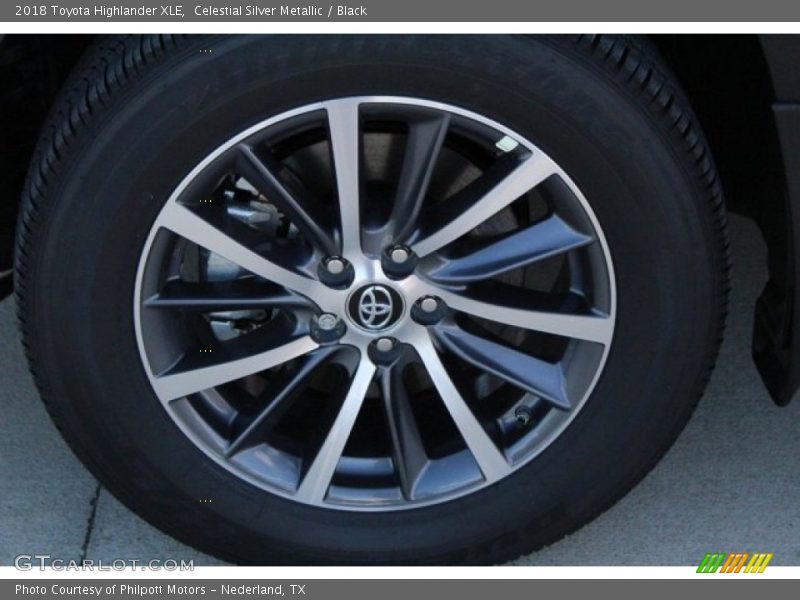 Celestial Silver Metallic / Black 2018 Toyota Highlander XLE