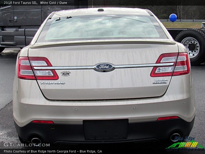 White Gold / Dune 2018 Ford Taurus SEL