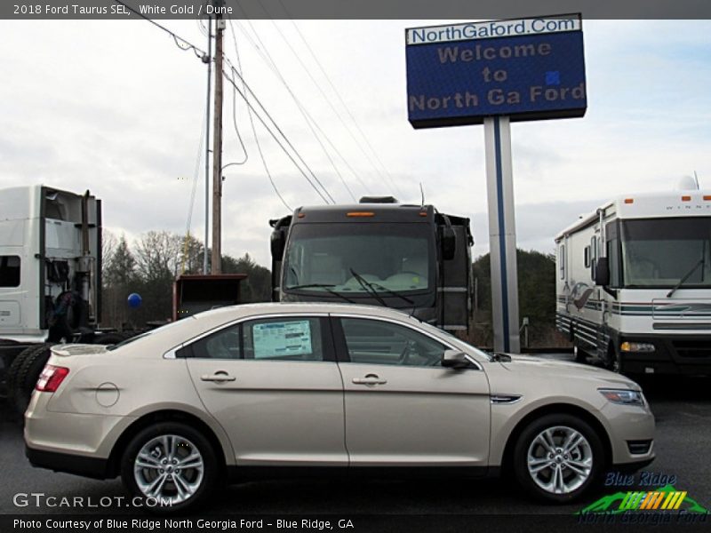 White Gold / Dune 2018 Ford Taurus SEL