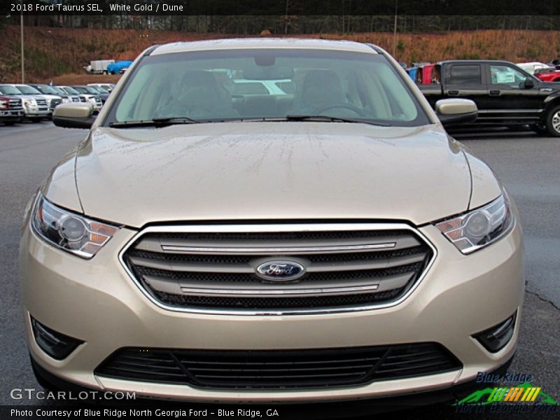 White Gold / Dune 2018 Ford Taurus SEL