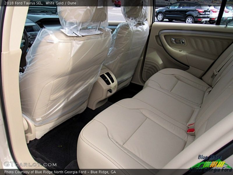 White Gold / Dune 2018 Ford Taurus SEL