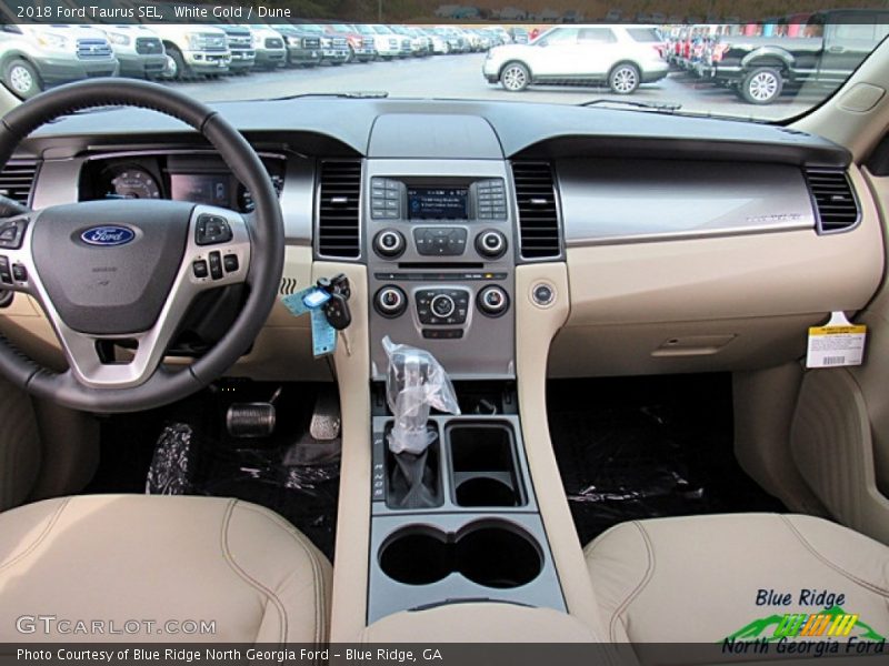 White Gold / Dune 2018 Ford Taurus SEL