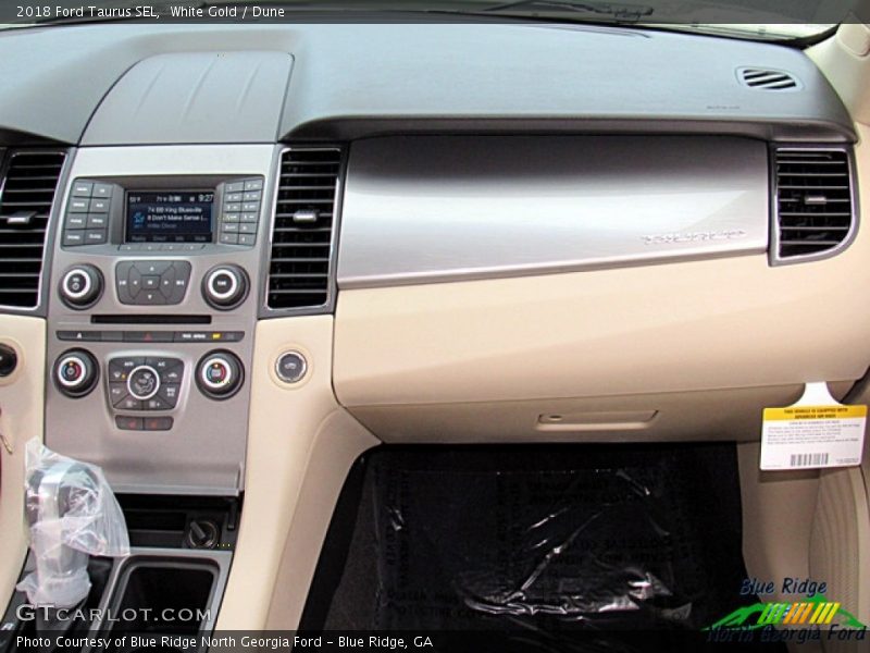 White Gold / Dune 2018 Ford Taurus SEL