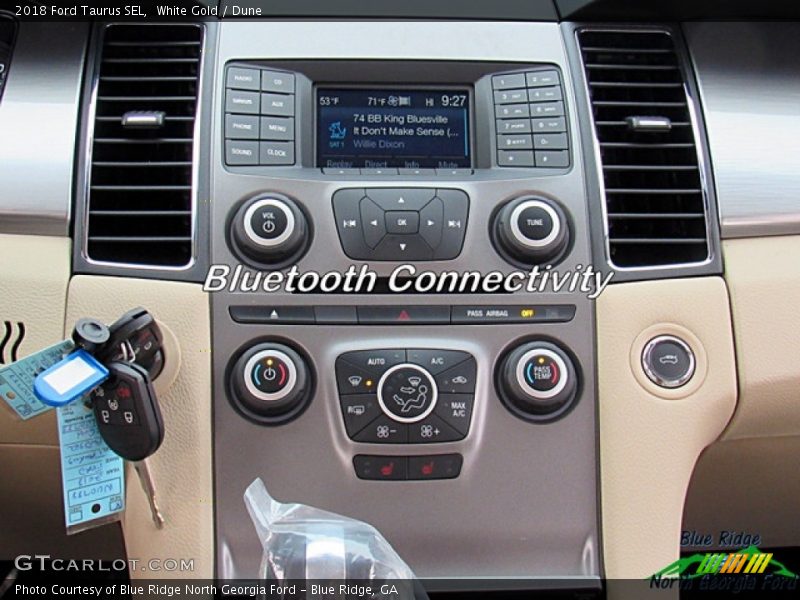 White Gold / Dune 2018 Ford Taurus SEL