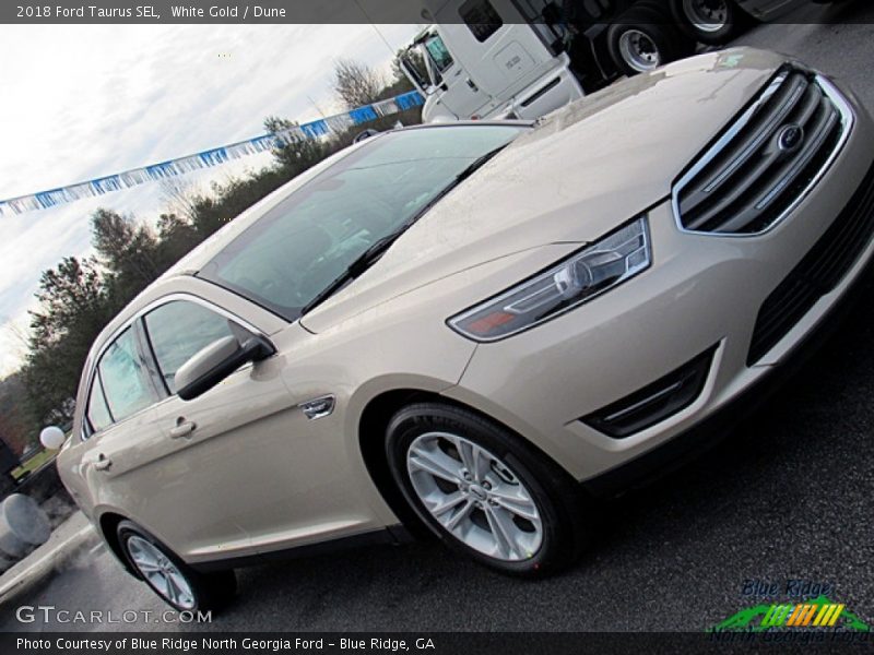White Gold / Dune 2018 Ford Taurus SEL