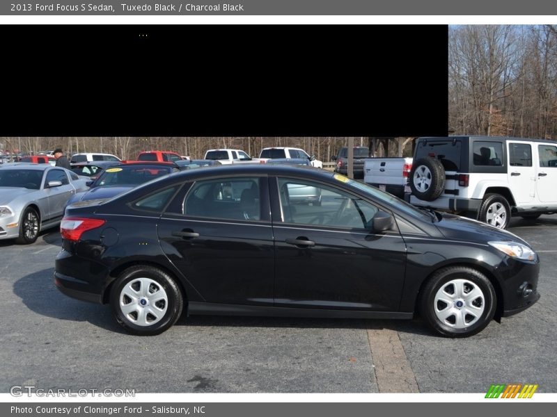 Tuxedo Black / Charcoal Black 2013 Ford Focus S Sedan