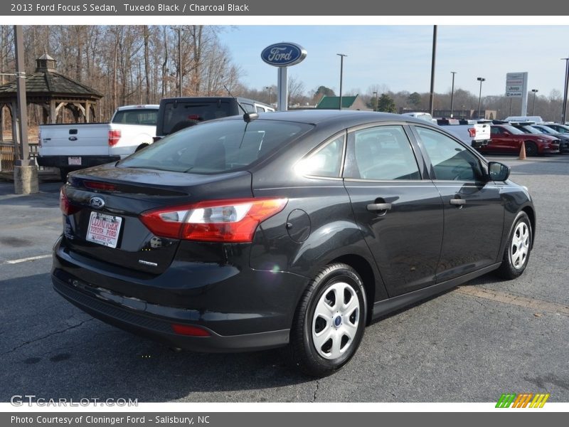 Tuxedo Black / Charcoal Black 2013 Ford Focus S Sedan