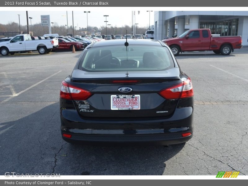 Tuxedo Black / Charcoal Black 2013 Ford Focus S Sedan