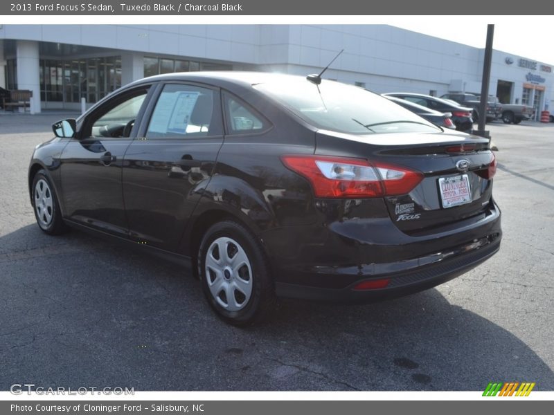 Tuxedo Black / Charcoal Black 2013 Ford Focus S Sedan
