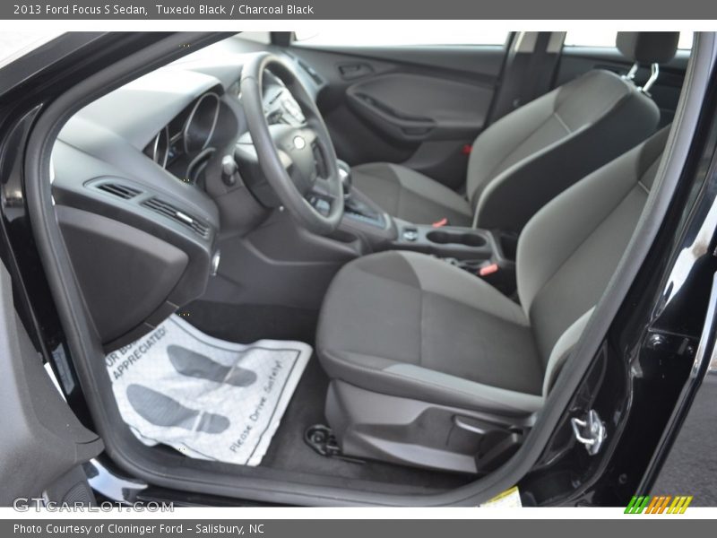 Tuxedo Black / Charcoal Black 2013 Ford Focus S Sedan