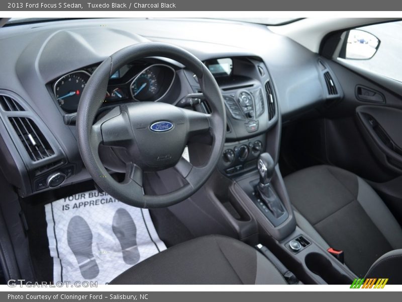 Tuxedo Black / Charcoal Black 2013 Ford Focus S Sedan