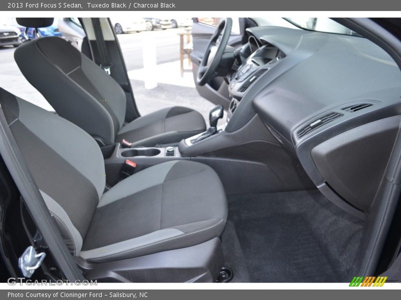 Tuxedo Black / Charcoal Black 2013 Ford Focus S Sedan