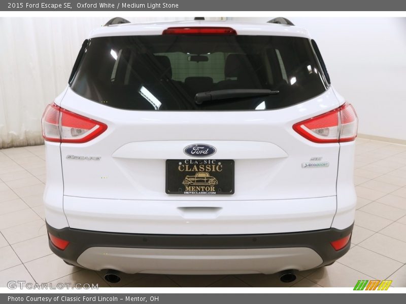 Oxford White / Medium Light Stone 2015 Ford Escape SE