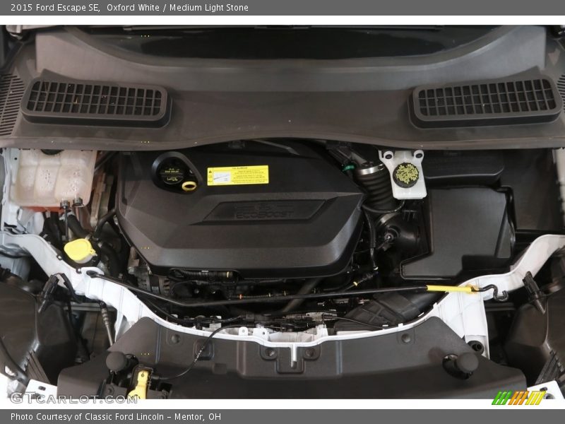 Oxford White / Medium Light Stone 2015 Ford Escape SE