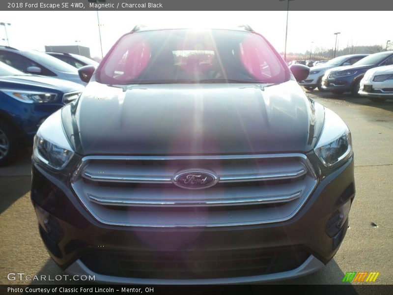 Magnetic / Charcoal Black 2018 Ford Escape SE 4WD