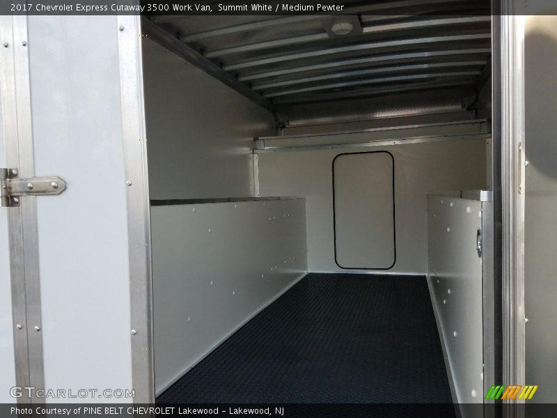 Summit White / Medium Pewter 2017 Chevrolet Express Cutaway 3500 Work Van