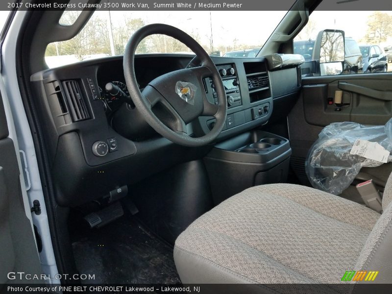 Summit White / Medium Pewter 2017 Chevrolet Express Cutaway 3500 Work Van