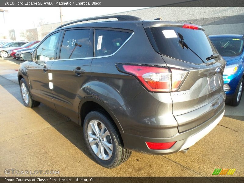 Magnetic / Charcoal Black 2018 Ford Escape SE 4WD