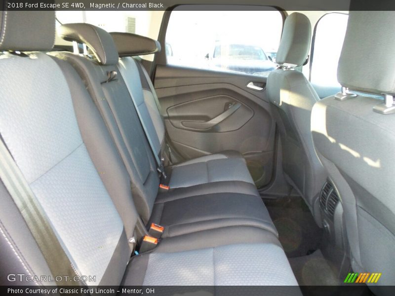 Magnetic / Charcoal Black 2018 Ford Escape SE 4WD