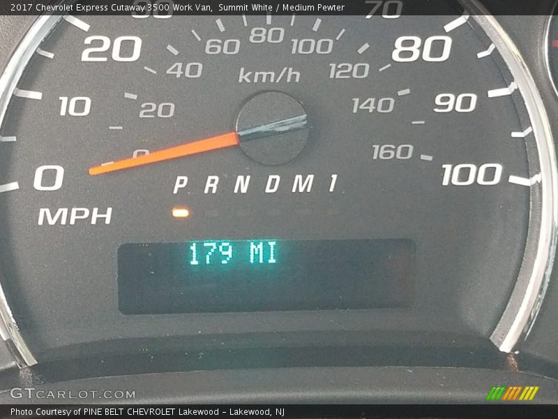 Summit White / Medium Pewter 2017 Chevrolet Express Cutaway 3500 Work Van