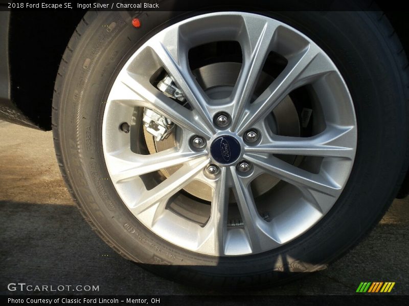 Ingot Silver / Charcoal Black 2018 Ford Escape SE